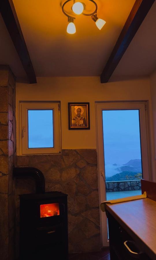 Vikendica,Bungalovi Lipska Pecina Τσέτινιε Εξωτερικό φωτογραφία