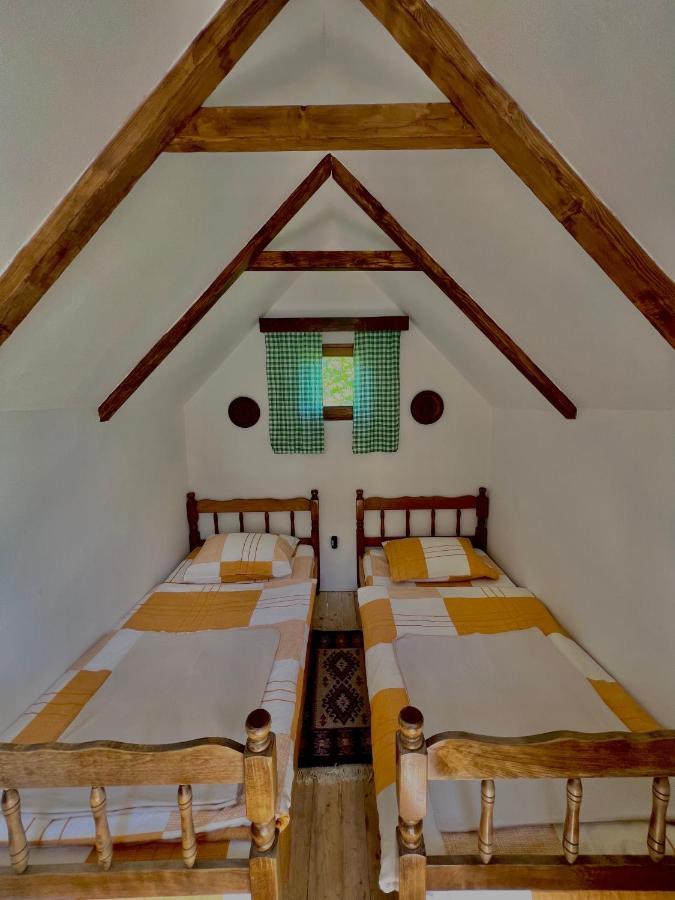Vikendica,Bungalovi Lipska Pecina Τσέτινιε Εξωτερικό φωτογραφία
