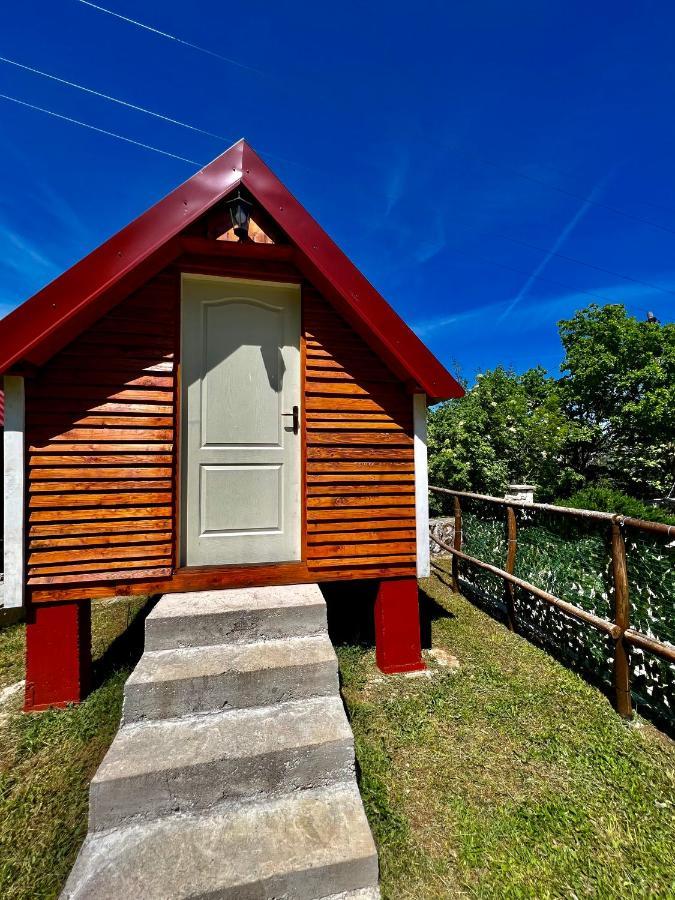 Vikendica,Bungalovi Lipska Pecina Τσέτινιε Εξωτερικό φωτογραφία